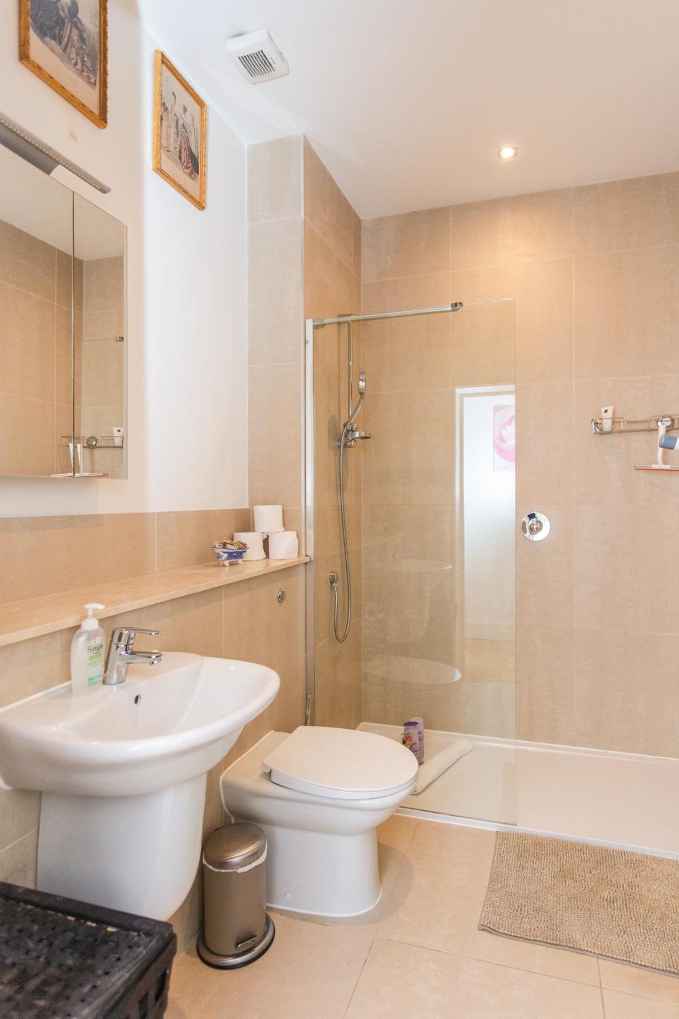 Homely 1 Bedroom Apartment In The Heart Of Vibrant Camden London Eksteriør billede